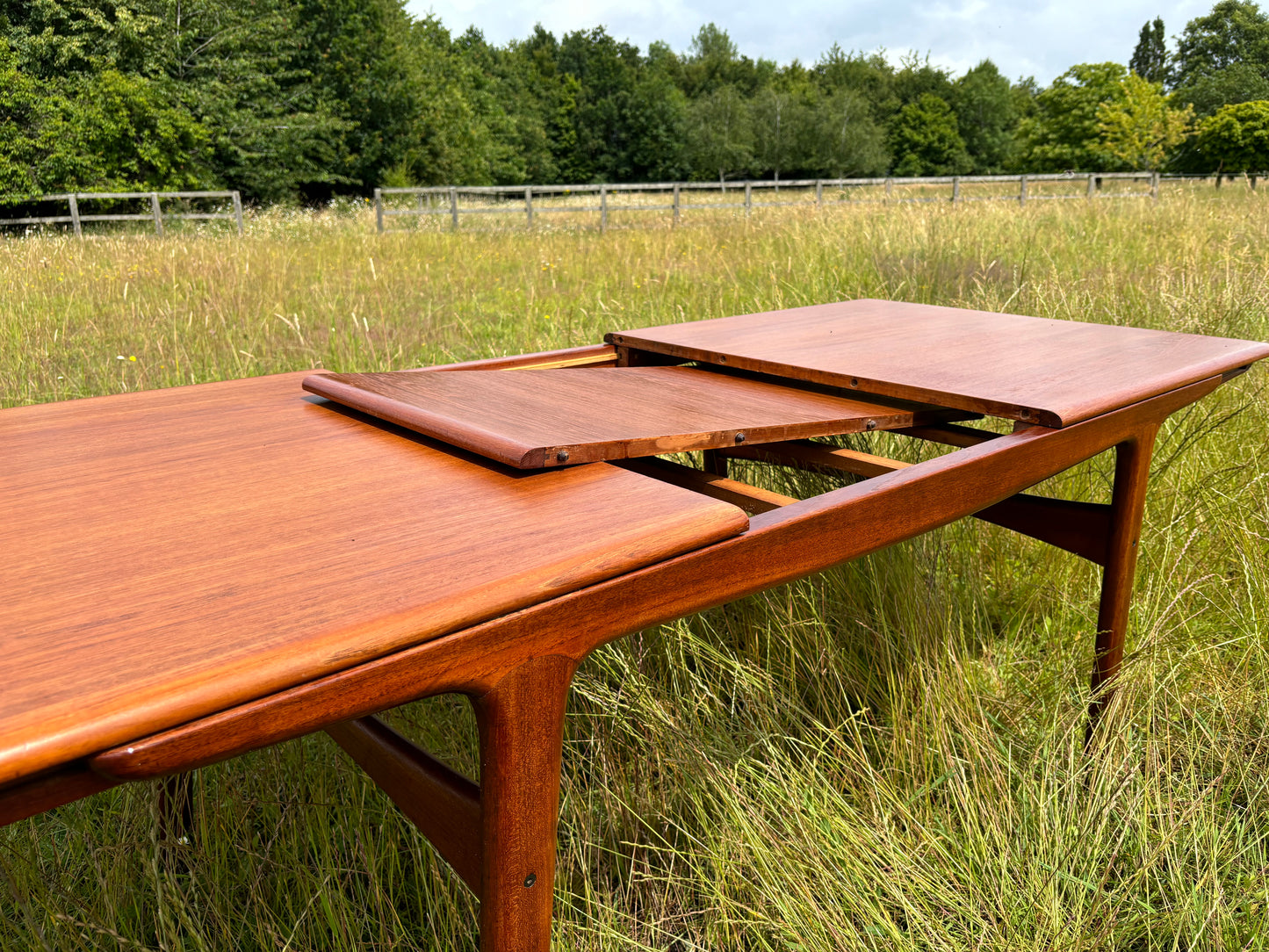 For Jenna - Final payment **** price includes bespoke crate and shipping ***Mid Century Modern Large Danish Model 217 Extendable Teak Table by Arne Hovmand-Olsen for Mogens Kold, 1960s
