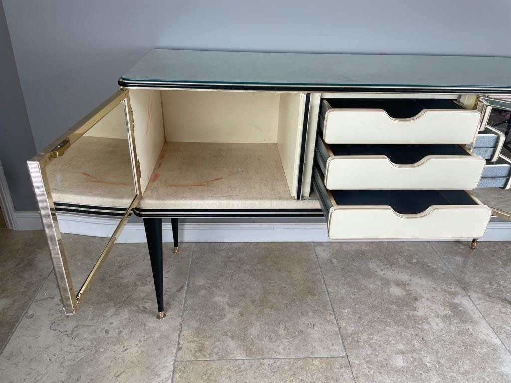 Stylish Mid Century Modern 1950s Italian Sideboard / Credenza by Umberto Mascagni