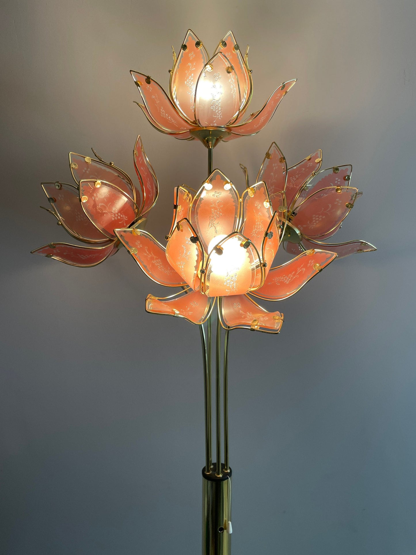 Mid century modern Hollywood Regency tall pink lotus lamp