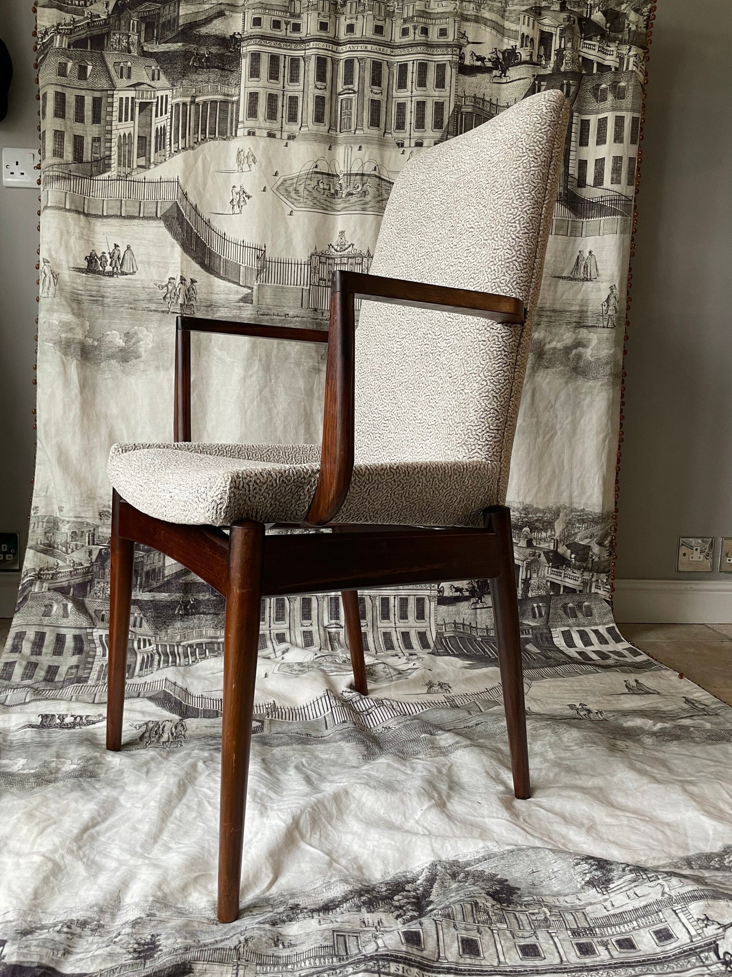 ON HOLD **** Set Of 10 Rosewood Dining Chairs by Robert Heritage for Archie Shine Mid Century Modern 1950's (Carvers not included)