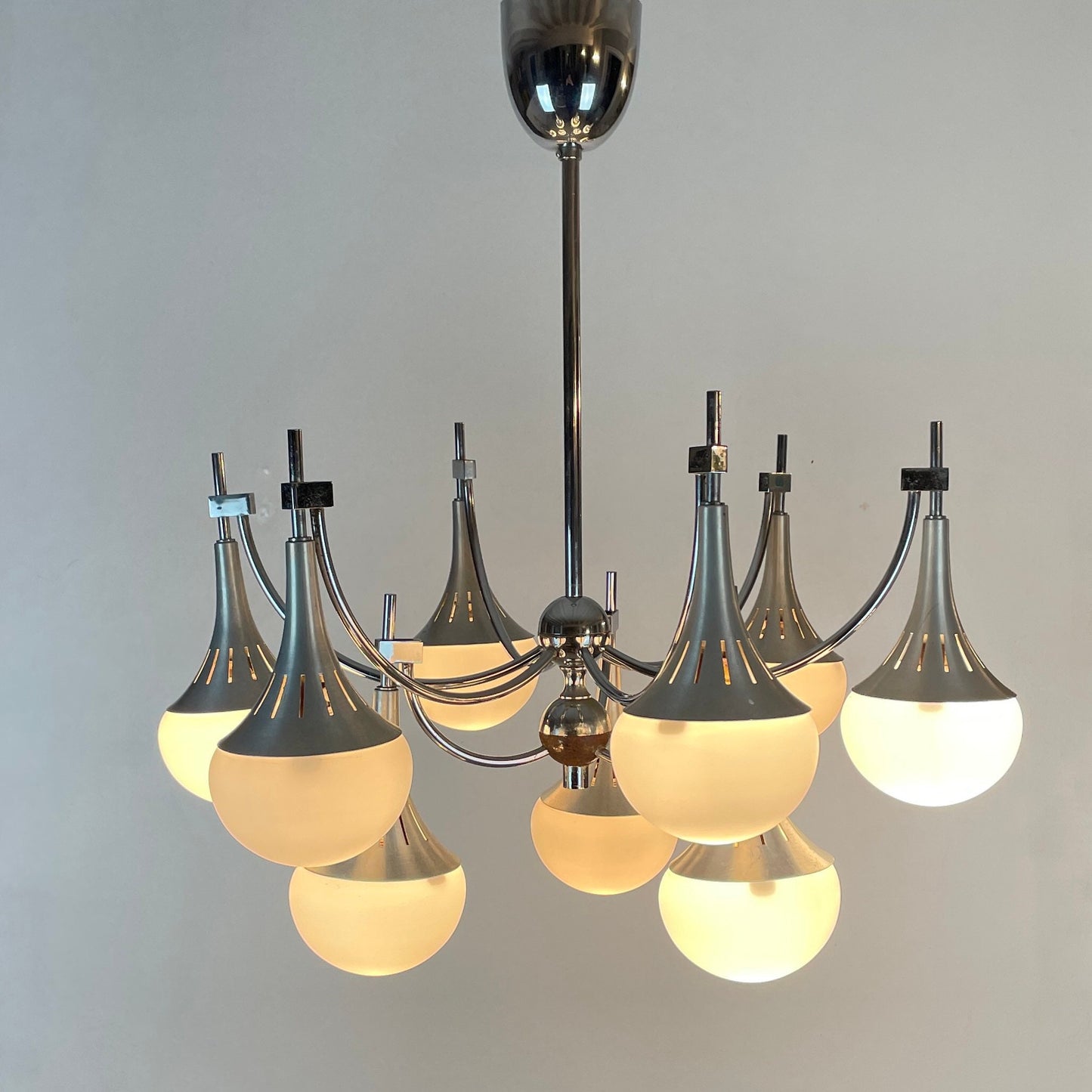Vintage 1980s Italian 'Trumpet' Chandelier in the style of Gaetano Sciolari