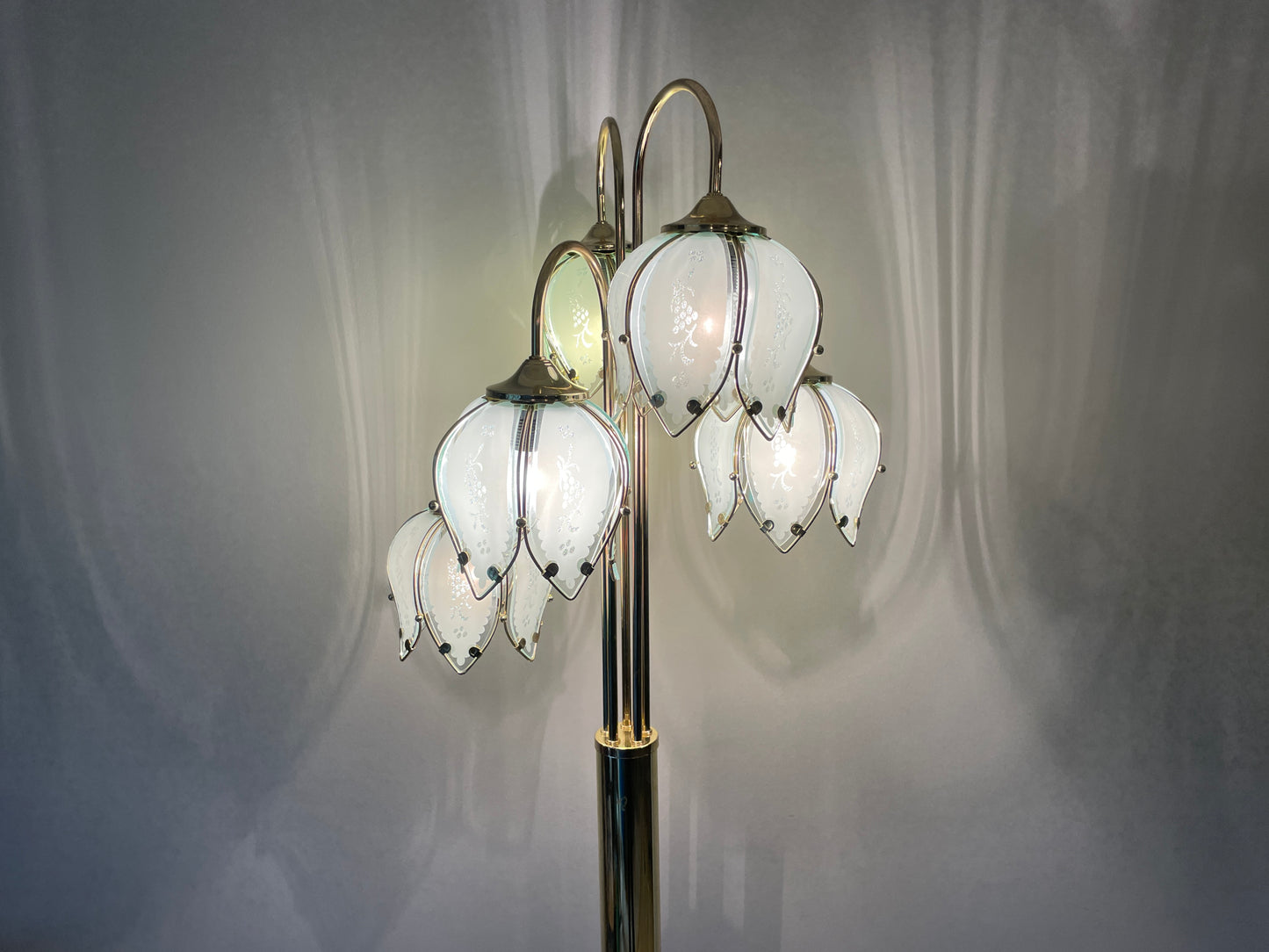 Reserved for Kelly *** Mid century modern vintage Hollywood Regency pale green glass tulip/lotus lamp