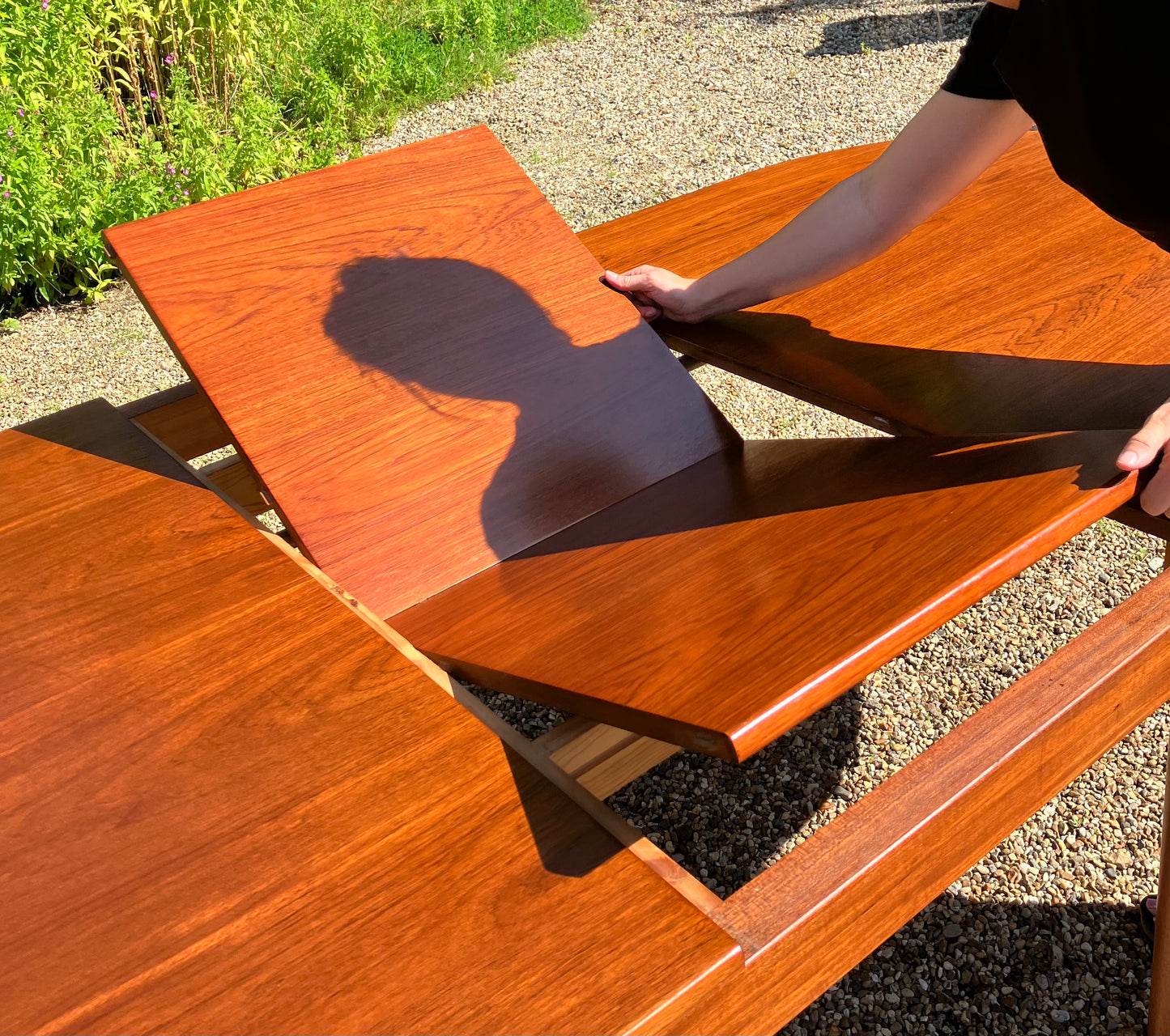 Mid century modern Large danish expandable teak table by Arne Hovmand-Olsen for Mogens Kold, 1960s