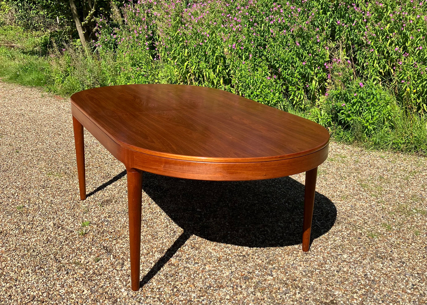 Mid century modern Large danish expandable teak table by Arne Hovmand-Olsen for Mogens Kold, 1960s