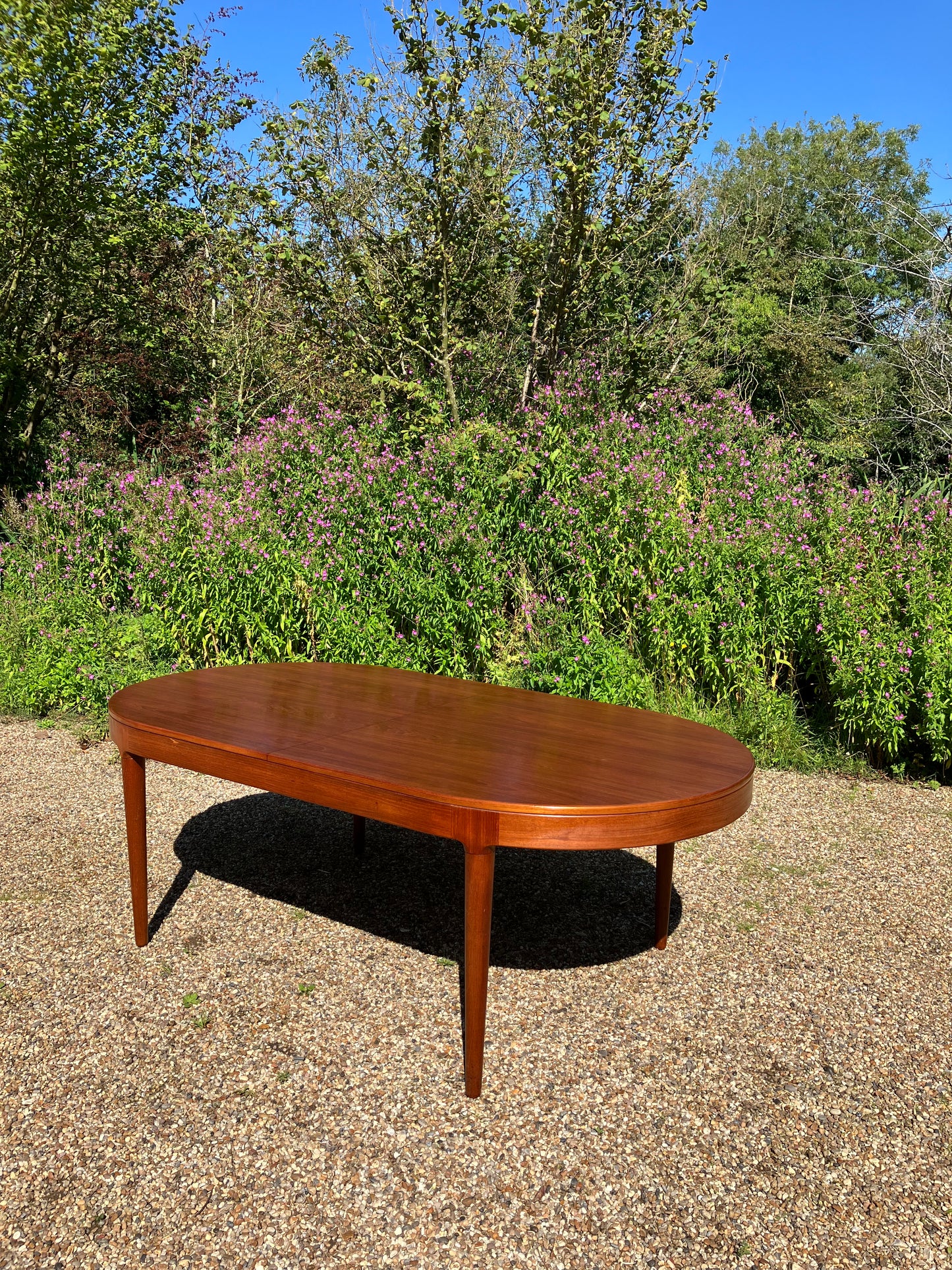 Mid century modern Large danish expandable teak table by Arne Hovmand-Olsen for Mogens Kold, 1960s