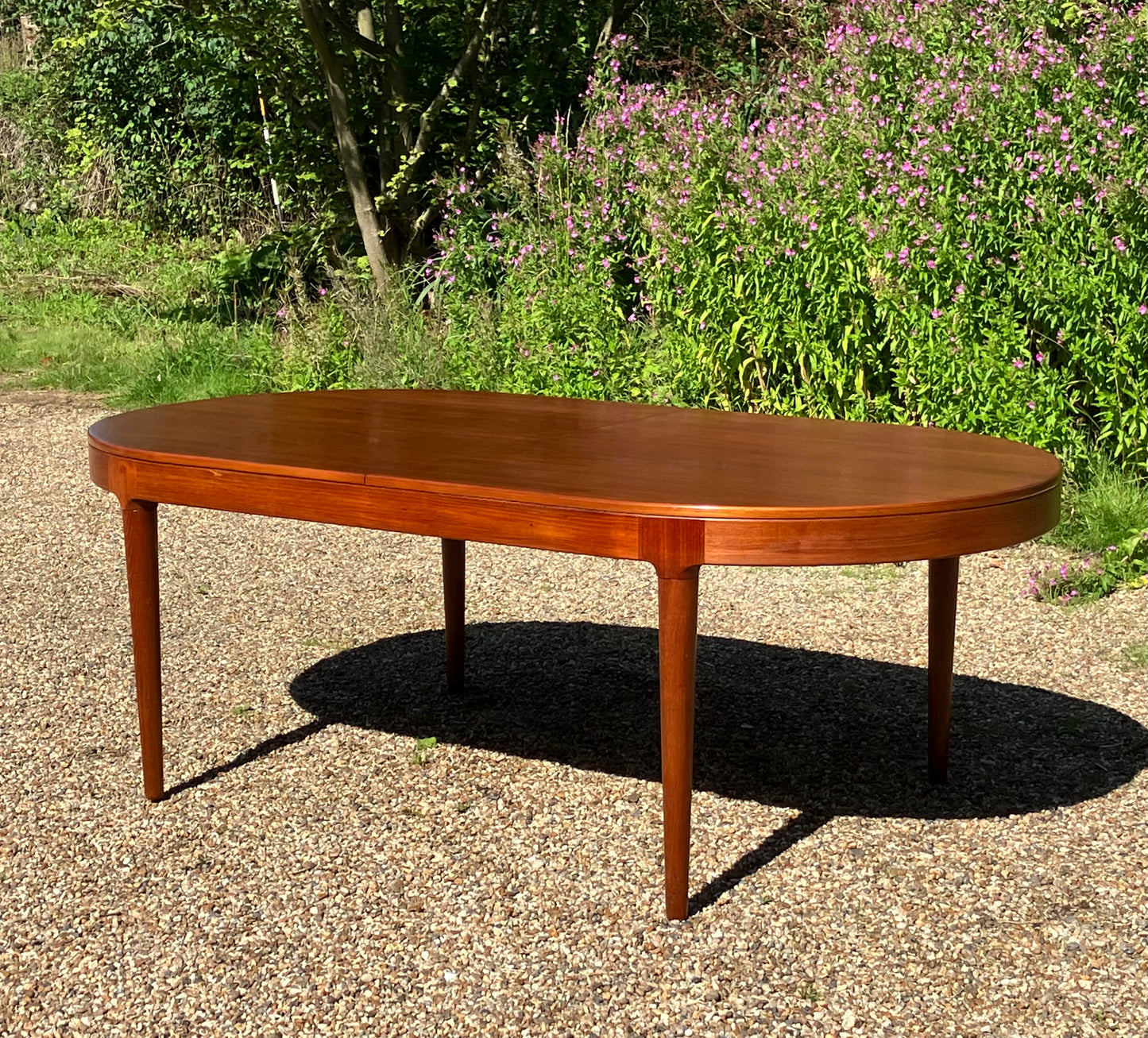 Mid century modern Large danish expandable teak table by Arne Hovmand-Olsen for Mogens Kold, 1960s