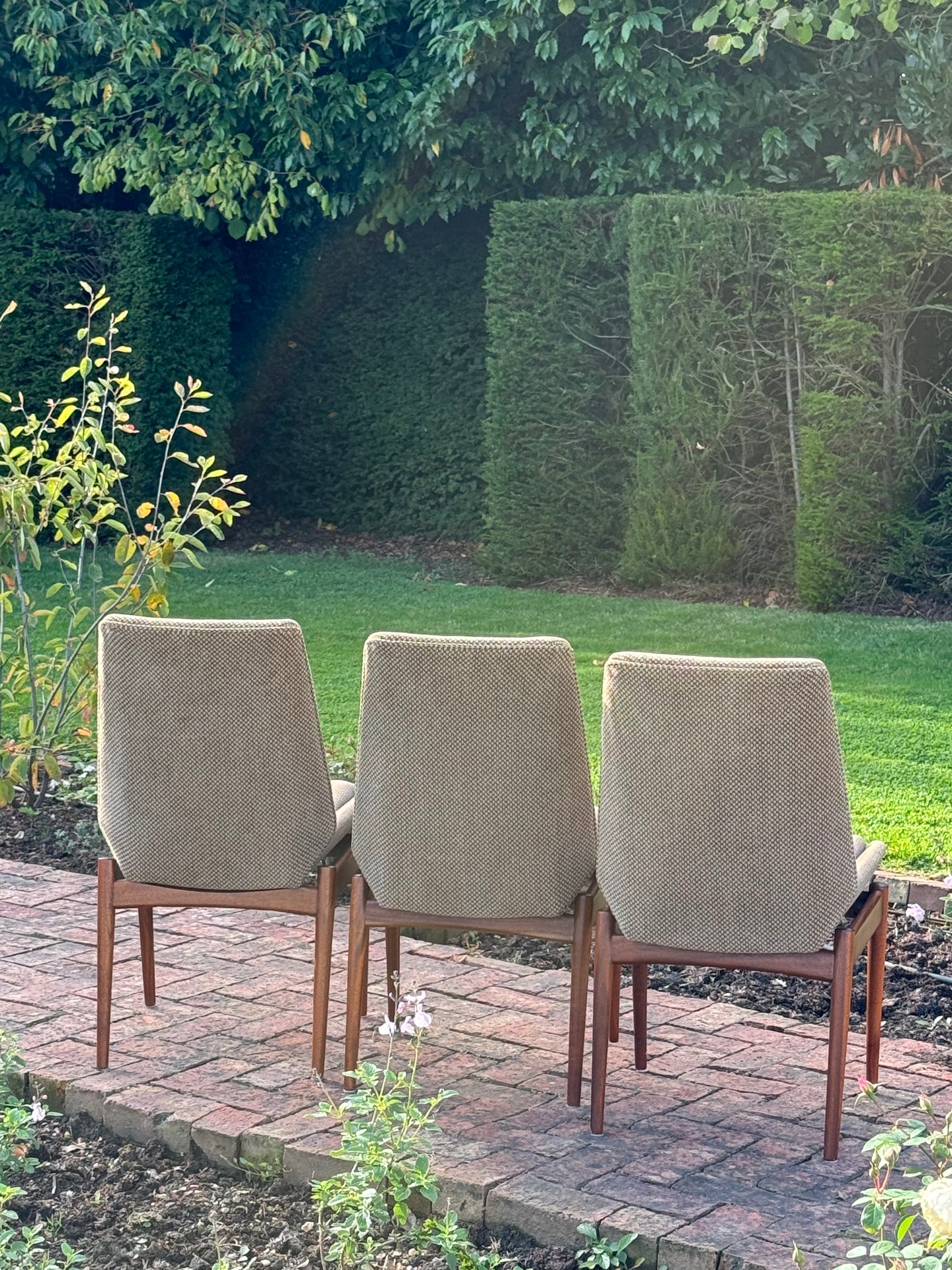 Set of Six Vintage Mid Century Modern Teak Chairs by Robert Heritage for Archie Shine 1950s