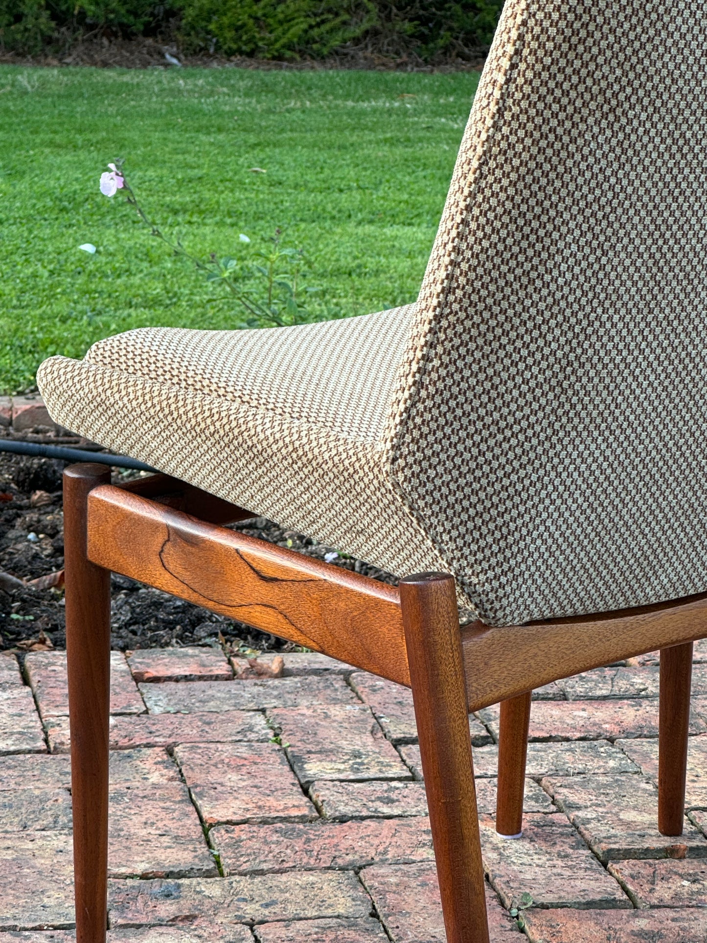 Set of Six Vintage Mid Century Modern Teak Chairs by Robert Heritage for Archie Shine 1950s