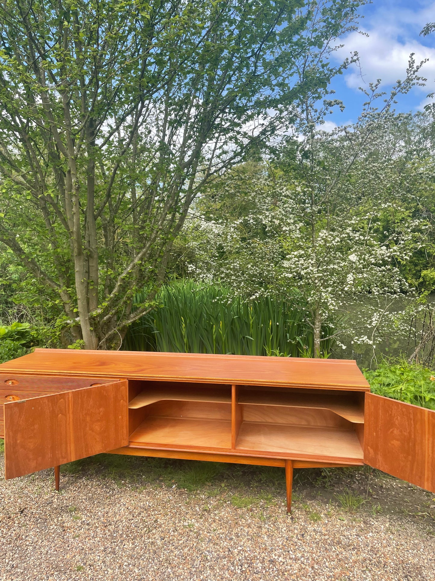 Mid Century Modern credenza/sideboard Archie Shine sideboard for Robert Heritage 1950s - Pending A10 certificate