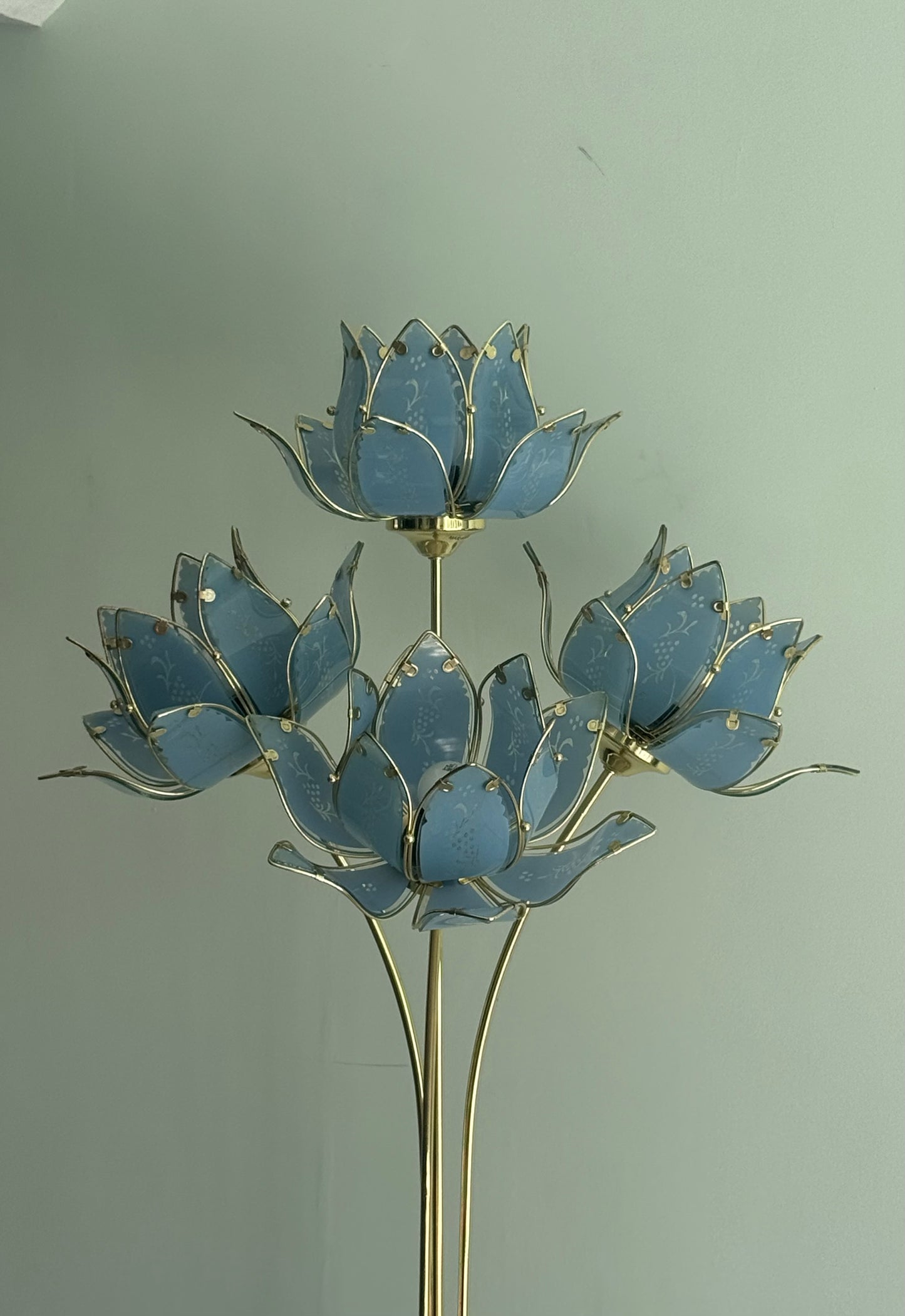 For Summer ****Price includes shipping **** Hollywood Regency Blue Lotus Lamp