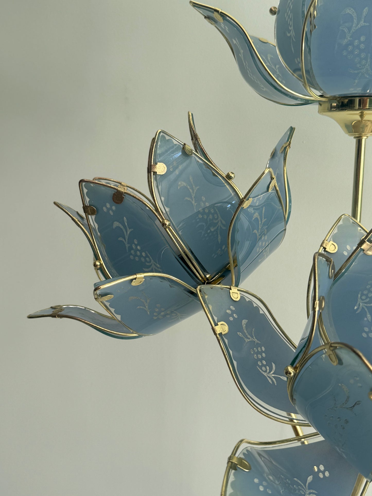 For Summer ****Price includes shipping **** Hollywood Regency Blue Lotus Lamp
