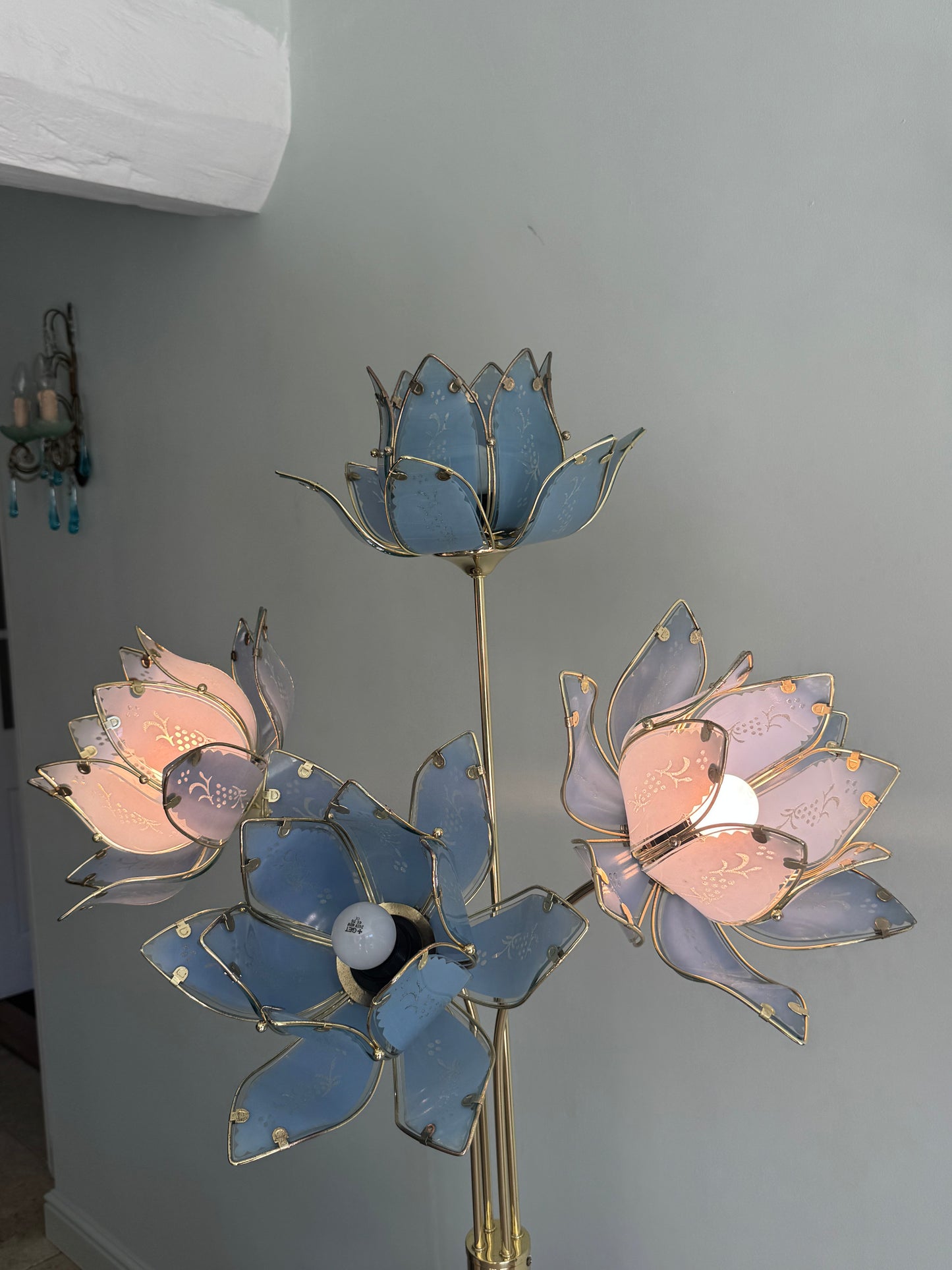 For Summer ****Price includes shipping **** Hollywood Regency Blue Lotus Lamp