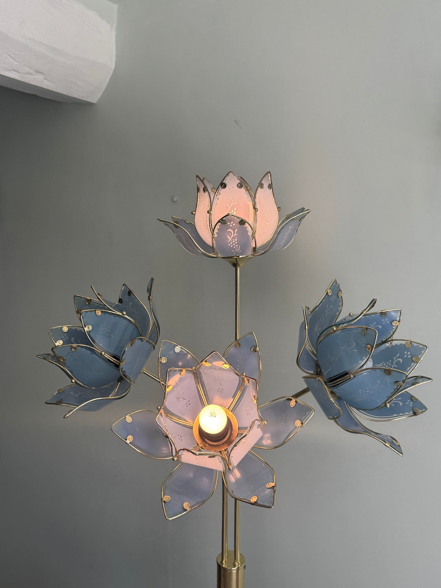 For Summer ****Price includes shipping **** Hollywood Regency Blue Lotus Lamp