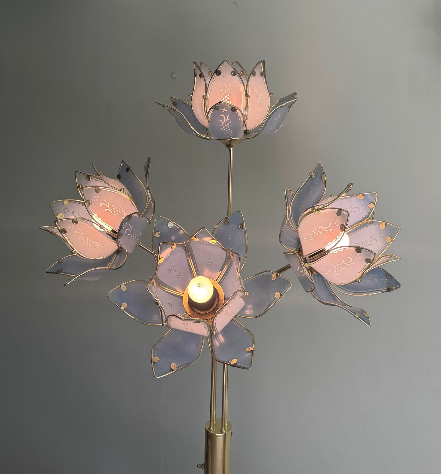 For Summer ****Price includes shipping **** Hollywood Regency Blue Lotus Lamp