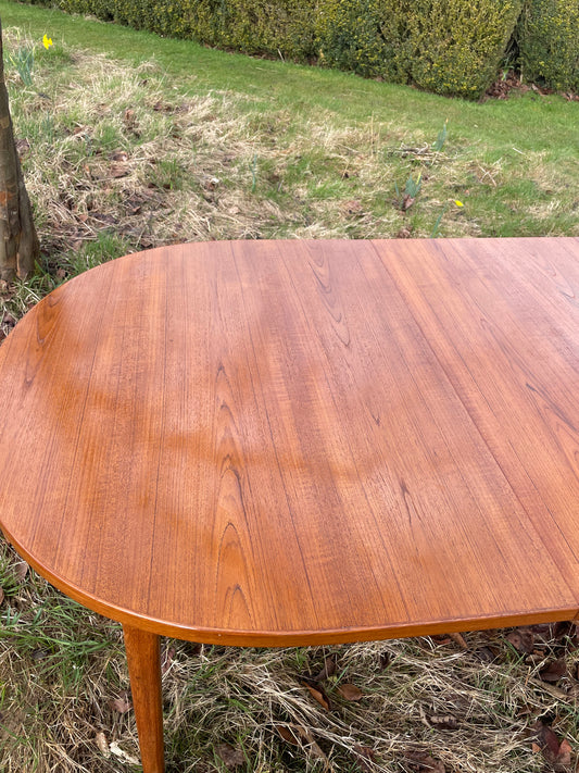 For Michiyo **** Extending teak dining table by Troeds