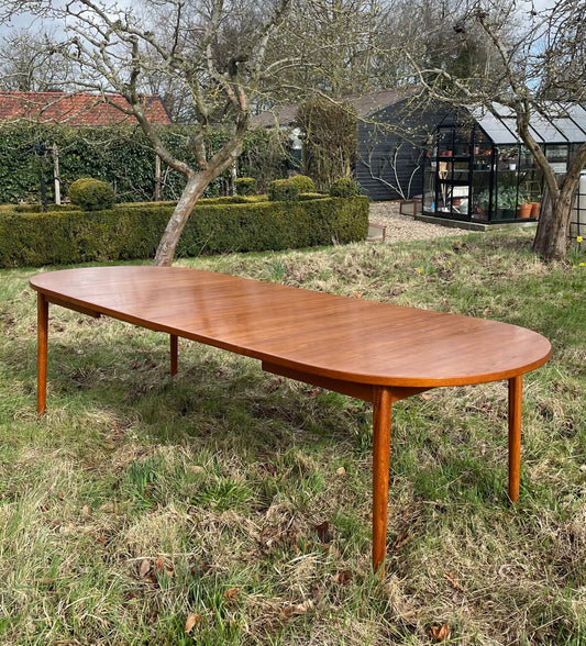 For Michiyo **** Extending teak dining table by Troeds