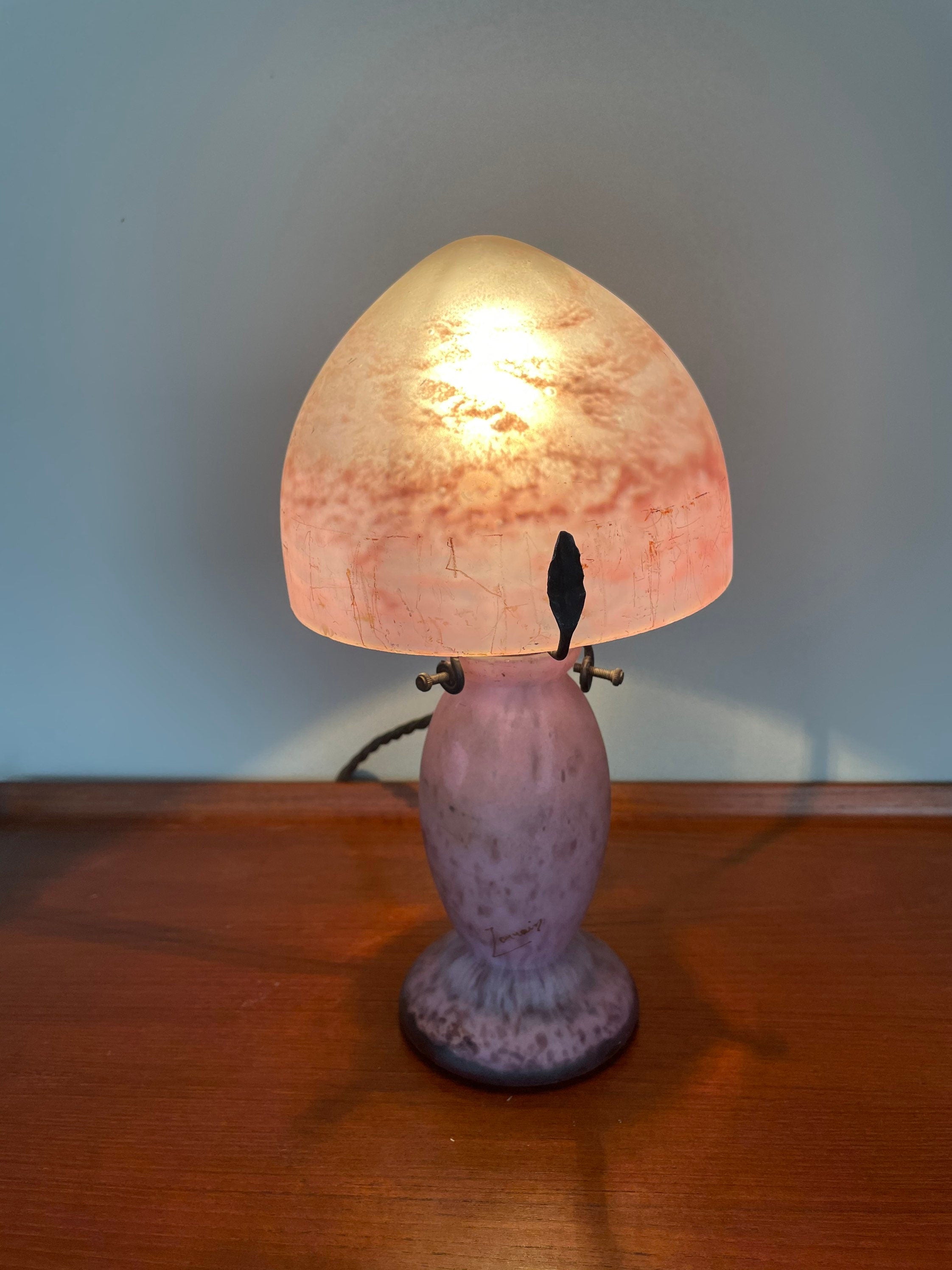 Pink art deals deco lamp