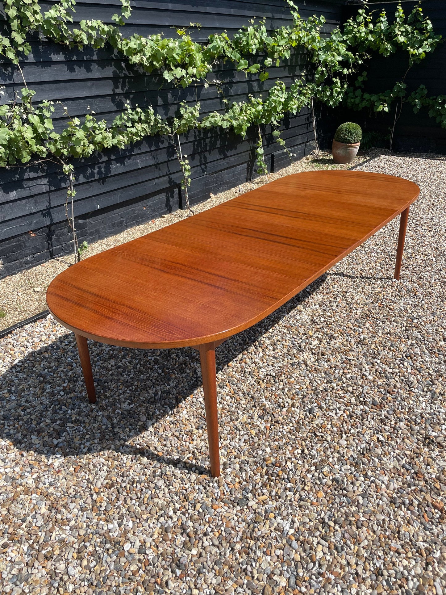 For Emiliano *** Dining table by Table by Nils Jonsson , bespoke crate and shipping