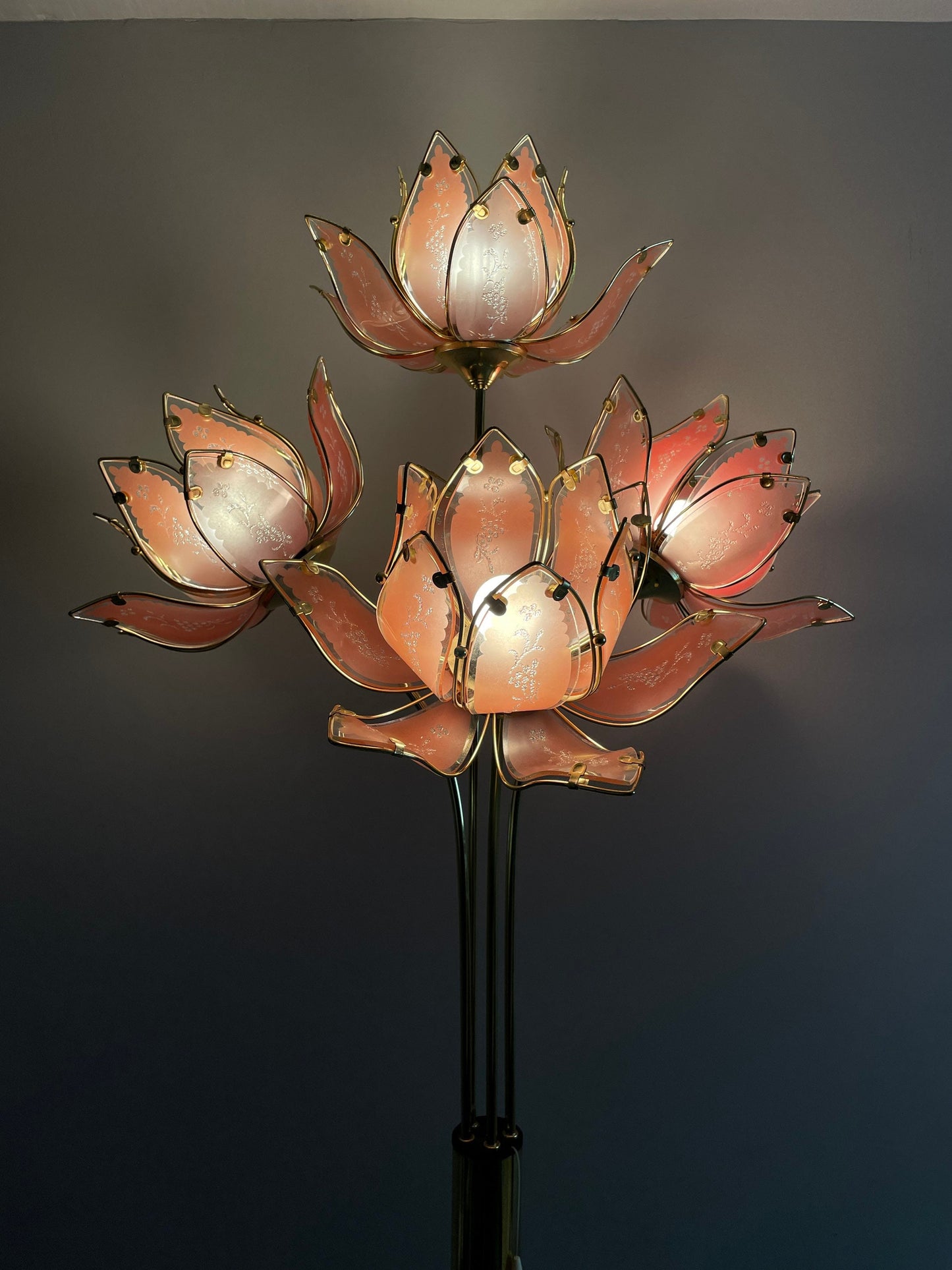 Mid century modern Hollywood Regency tall pink lotus lamp