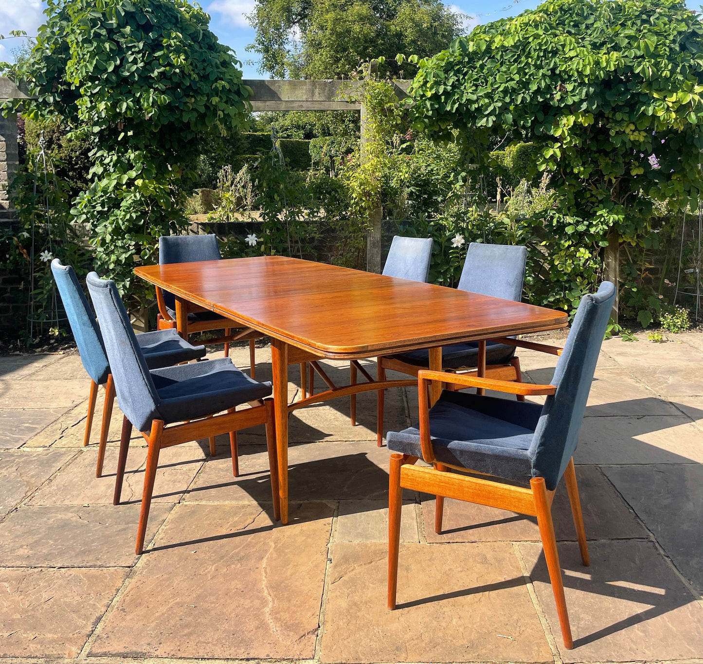 SOLD *** Teak Hamilton Dining Table by Robert Heritage for Archie Shine Mid Century Modern 1950's